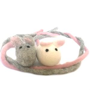 nature wool felted cats toy for fun to play with plastic free cats toy, 3cm felt balls washable jumbo cats felt balls