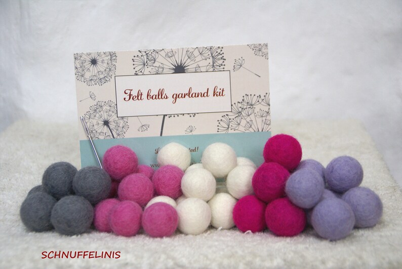 Felt balls blue shades mix