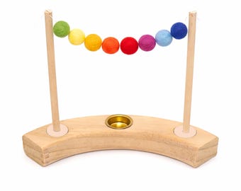 Motivstecker Regenbogen Girlande | Filzkugeln Girlande mit Standfuss | Geburtstagsringe Stecker | Jahresringe Deko | bunte Filz Girlande