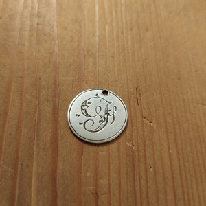 Jeton d'amour original en argent victorien de trois pence avec la lettre F gravée sur le côté vers 1893-1901 Bracelet à breloques ou pendentif collier image 2
