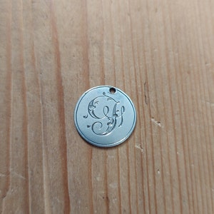Jeton d'amour original en argent victorien de trois pence avec la lettre F gravée sur le côté vers 1893-1901 Bracelet à breloques ou pendentif collier image 4