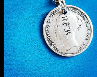 Original Silver Thrupenny Victorian Coin Love Token avec REK gravé sur le côté vers 1838-1887 Bracelet à breloques ou pendentif collier