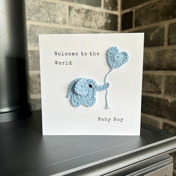 Bienvenido al mundo, es un niño, tarjeta personalizada para recién nacido, tarjeta de elefante bebé hecha a mano, tarjeta de ganchillo