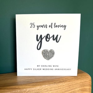 Carte d'anniversaire de mariage en argent 25e avec coeur au crochet, carte d'anniversaire de vingt-cinquième année personnalisée pour mari ou femme, carte au crochet
