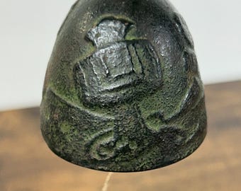 Campana de viento japonesa Kotobuki Nambu Iwachu de hierro fundido verde con forma de bombero (Japón)