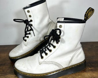 Dr Martens Docs Zavala Combat Boots Womens Size 7 White Leather Lace Up 8-Eye