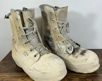 Vintage 70s Bata Mickey Mouse Bunny Boots White Extreme Cold Weather Mens 10