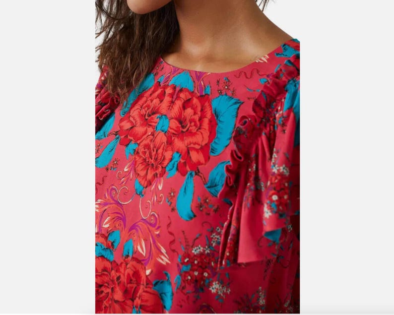 Vestido corto floral Yara de Free People, nuevo con etiquetas, color rosa, mangas fluidas con volantes y bolsillo, talla M. imagen 6