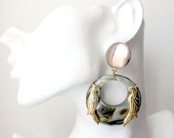 1980er Jahre Große Papageien Vögel Ohrringe grün Lucite applizierte Applikation made in Italy