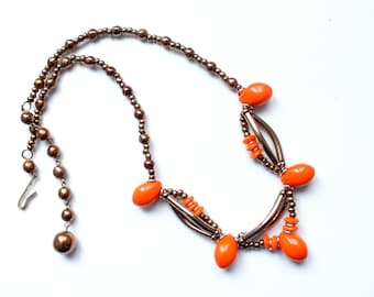 1950er Jahre W. Deutsche Glasperlenkette in leuchtendem Orange