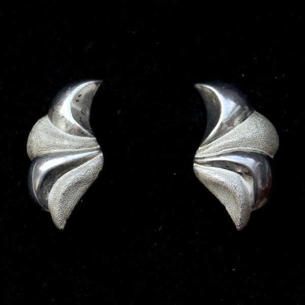 Boucles d’oreilles italiennes en argent sterling des années 1980 résumées modernes signées Pieffe Fully Hallmarked