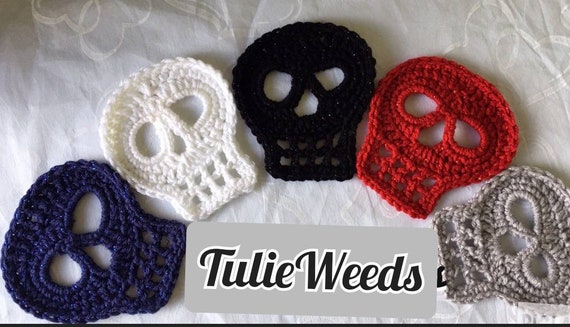 Patterns-PDF file- PICTURES how to , Skulls-crocheted skulls-Yarn skulls-Halloween-Downloads-gothic-Crochet-with detailed pictures