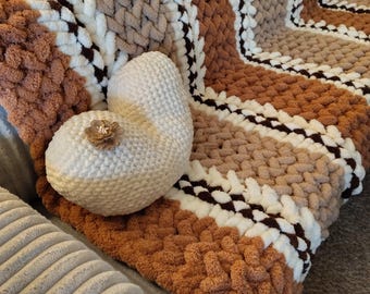 Handknitted chunky blanket, woven blankets, big bedspread, yarn ,cozy wrap,home goods, handwoven, couch throw, soft things,  warmth