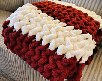 Handknitted chunky blanket, woven blankets, big bedspread, yarn ,cozy wrap,home goods, handwoven, couch throw, soft things,  warmth