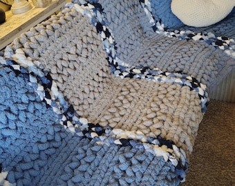 Handknitted blanket, throw, bedding, knitted, comforter, heavy bedspread, yarn, blue and grey