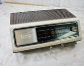 Zenith Radio solid state am fm woodgrain and white case model no f- 420 works seventies