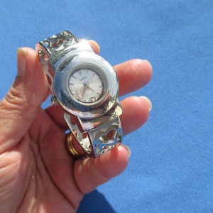 Non Working Curved Heart Shaped Ladies Quartz Cuff Bracelet Watch