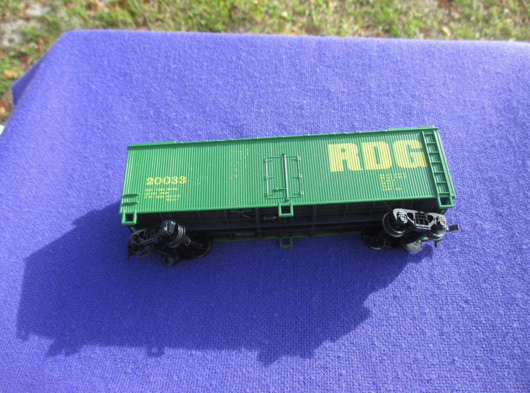 Wagon Marchandises US Box Car MEHANO échelle N - RDG 20033 Vert, Occasion Bon état