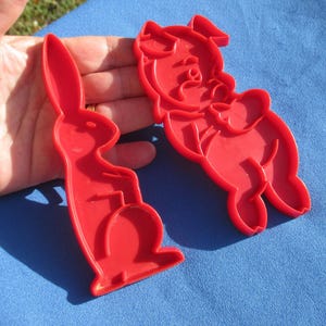 Lot of  Vintage Tupperware Red Plastic Cookie Cutters