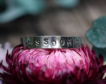 SSDGM Ring with Ferns - Made to Order - My Favorite Murder Sterling Silver Stackable Ring Band - Murderino True Crime Podcast Ring Jewelry