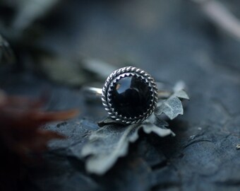 Made To Order Sterling Silver and Black Onyx Round Gemstone Ring - High Dome with Twist Rope Border