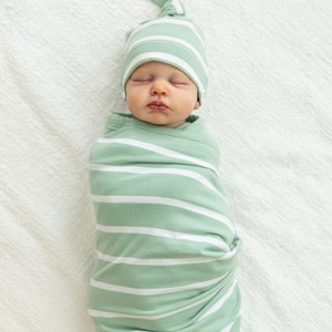 Accappatoio per parto premaman e allattamento e set di coperte fasciate per neonato o bambina maglietta mamma MAMA/regalo per baby shower/Baby Be Mine/Sage Stripe immagine 8