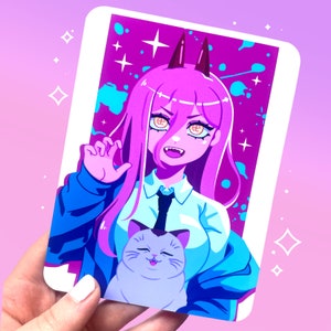 Op de afbeelding: Een digitale illustratie van een anime-personage met roze haar, kattenoren en een kattenvriend. Het personage draagt een blauw jack, een wit shirt en een zwarte stropdas. De achtergrond is een levendig paars met blauwe en witte accenten.