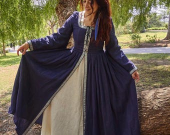 Linen Medieval Dress: "Dafne" Long Sleeve Renaissance Gown