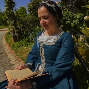 Medieval Linen Renaissance Fantasy Gown with Sleeves - LARP Costume for Fairy & Viking Reenactments image 7