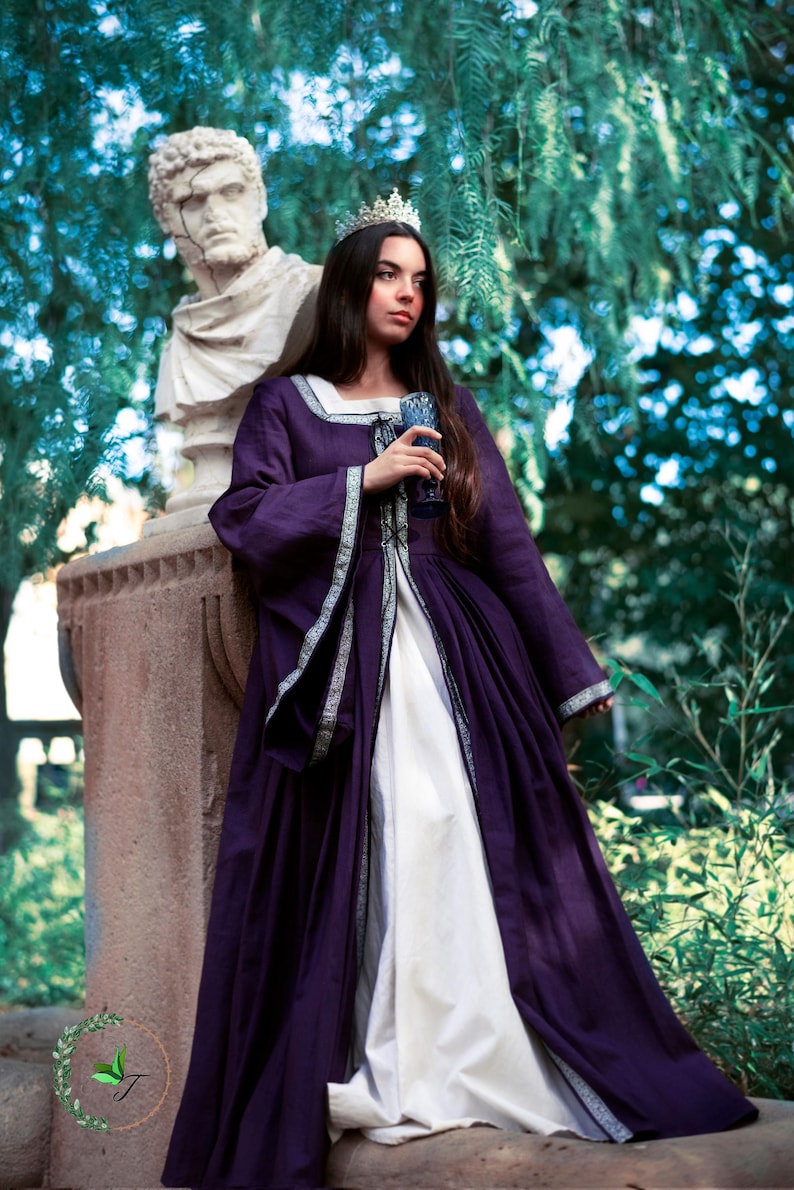 Medieval Linen Renaissance Fantasy Gown with Sleeves - LARP Costume for Fairy & Viking Reenactments Purple