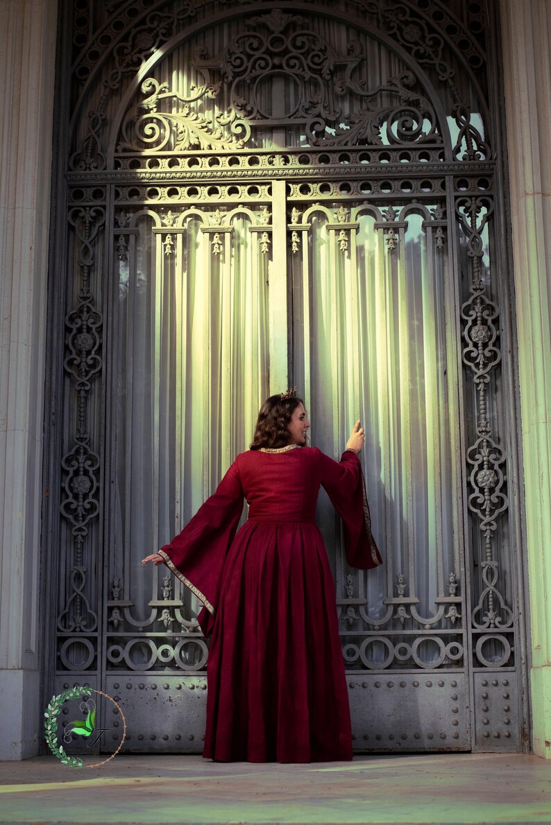 Medieval Linen Renaissance Fantasy Gown with Sleeves - LARP Costume for Fairy & Viking Reenactments image 12