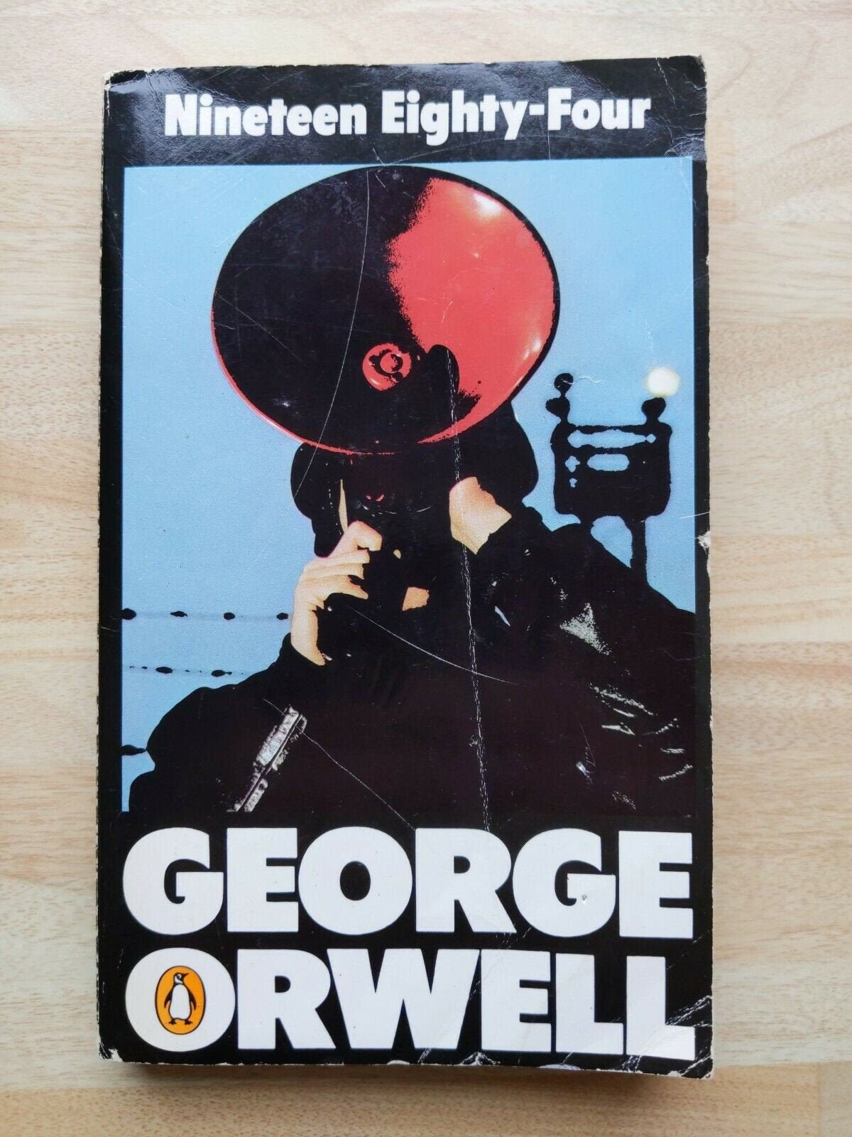 1984 Nineteen Eighty-Four by George Orwell. 1981 U.K. PENGUIN PB Rare Edition Collectors Cover. Very Good Vintage Condition*.