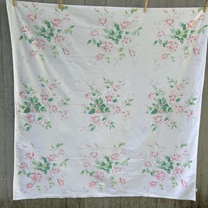 Pretty Vintage Light Pink Roses Tablecloth