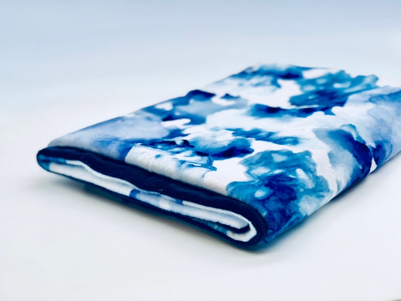 small size possibility to embroider the first name Soft minky blanket for baby and child with blue cloud pattern regular or large
