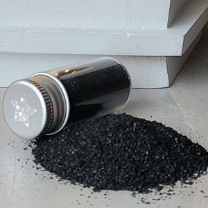 Schwarzes Salz, Apothekerschrank