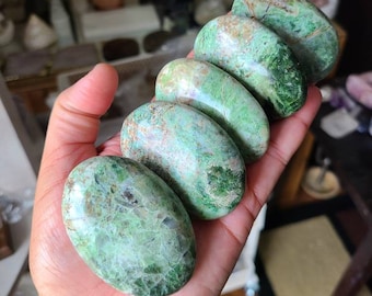 Chrysoprase palm stone,Healing crystals,Worry stone