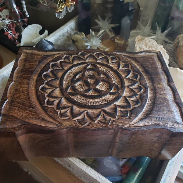Carved triquetra wooden box,Wood crate