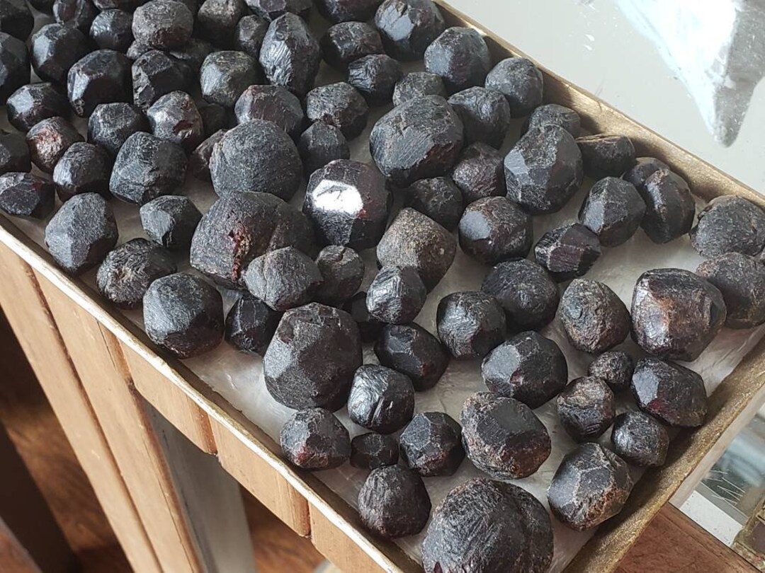 ONE Raw Almandine Garnet Natural Garnet Healing Stones - Etsy