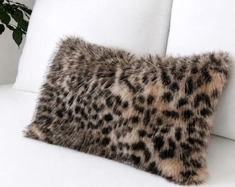 Funda de almohada de piel sintética natural con estampado de leopardo, reverso de color personalizable, cojín de guepardo de pelo largo, regalo de decoración de lujo personalizado para el hogar.