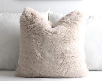 Funda de almohada de lujo de piel sintética – Cojín neutro de felpa color topo claro – Cojín decorativo suave y acogedor color beige – Decoración texturizada para el hogar