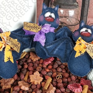 A Midnight Bite Bats Pattern #116 - Primitive Doll Pattern - Halloween - Bats - Whimsical - Fiber Art - English Only