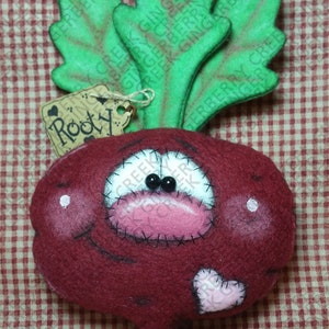 My Heart Beets for You Pattern #326 - Primitive Doll Pattern - Valentine - Love - Beets - Heartbeat - Whimsical - Fiber Art - English Only