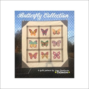 Puede incluir: Un patrón de colcha con una colección de nueve diseños de mariposas coloridas. La colcha es beige con cuadrados marrones alrededor de cada mariposa. El texto "Butterfly Collection" está en la parte superior de la colcha. El texto "A quilt pattern by Star Gardener DESIGN" está en la parte inferior de la colcha.