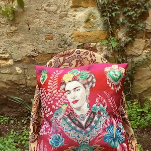 Frida red cushion cover