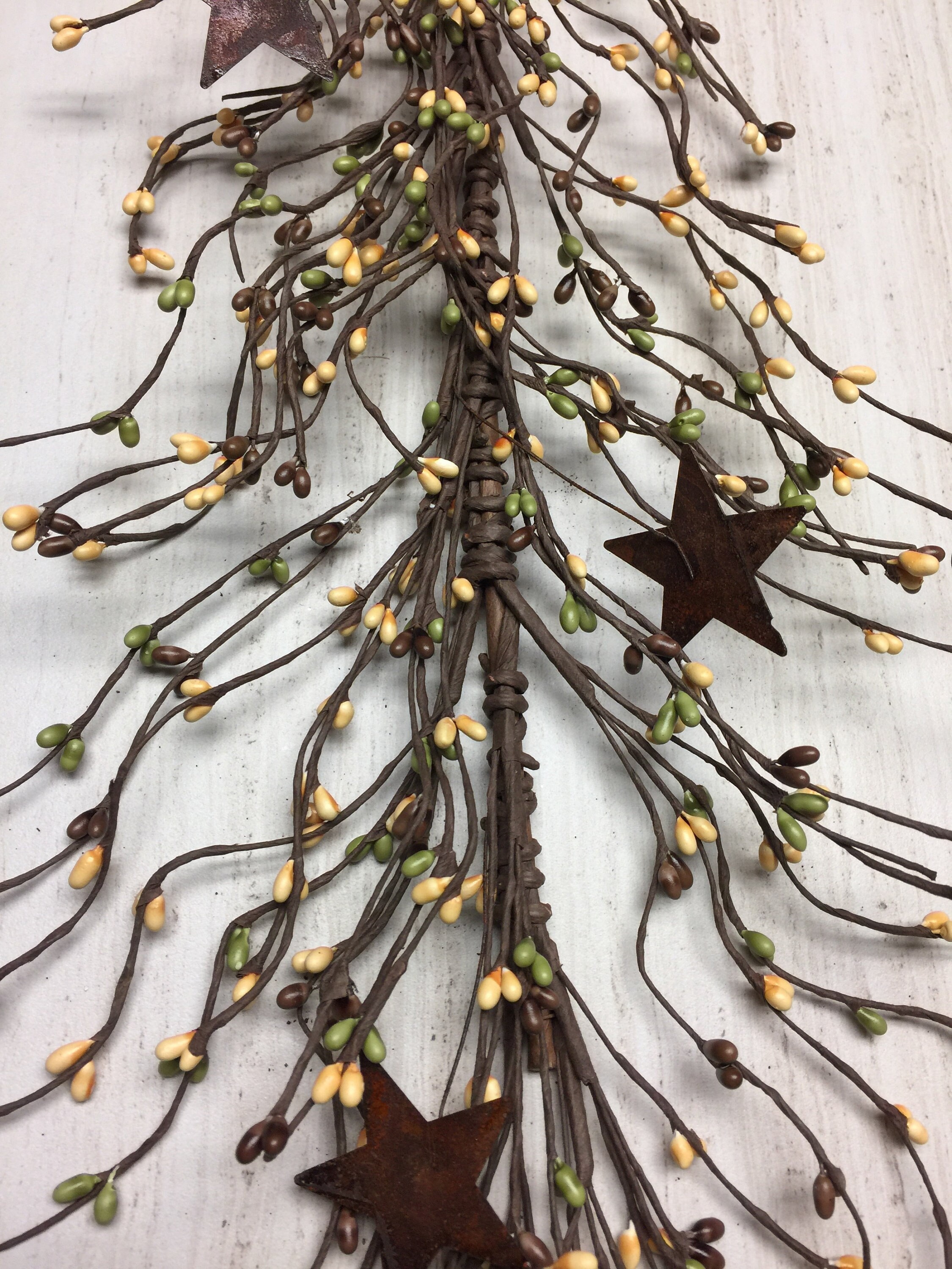 Pip Berry Garland With Stars, Ivory, 40 $23.99 - Rustic Rooster Emporium