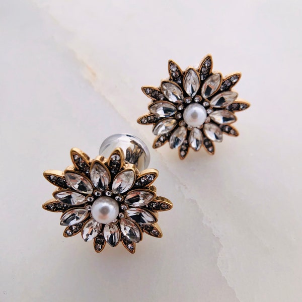 Vintage inspired rhinestone with center pearl in gold setting plugs gauges 0g 00g 7/16” 1/2” 9/16” 5/8” 3/4” 8mm 10mm 11mm 12mm 14mm 16mm 19