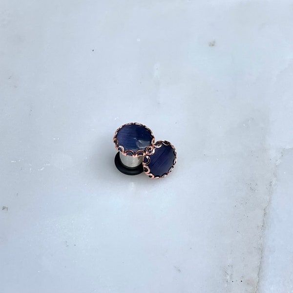 Royal blue stone in rose gold scallop setting 8g 6g 4g 2g 0g 00g 7/16 3mm 4mm 5mm 6mm 8mm 10mm 11mm