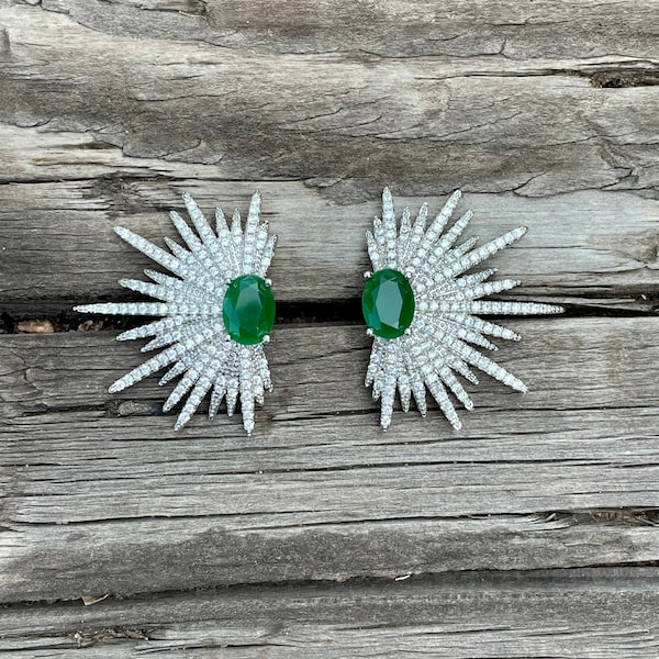 Silver Rhinestone Starburst Plugs: Emerald Stone Gauges