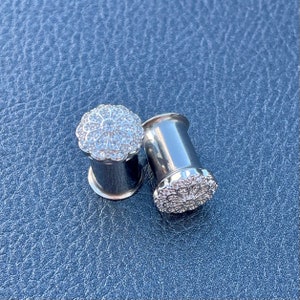 Flower shaped rhinestone Wedding Gauges 8g 6g 2g 4g 0g Diamond Plugs 3mm 4mm 6mm 8mm