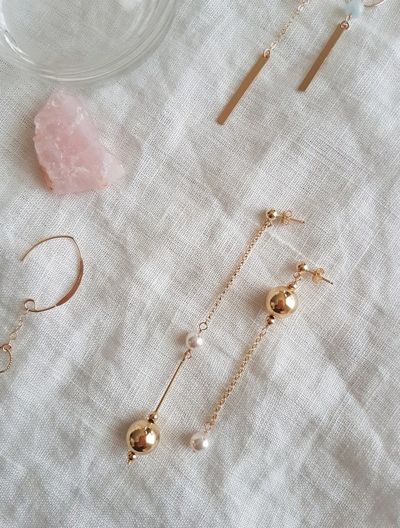 Amede Asymmetrical Earrings, Mismatched Earrings, Danggle Earrings, Gold Chain Earrings, Pearl Earrings, Long Earrings image 1